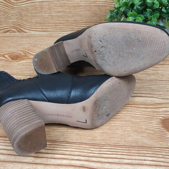 Lucky Brand Women's Sivya Leather Block Heel Fashion Ankle Boots Shoes size 6.5M - Picture 9 of 11